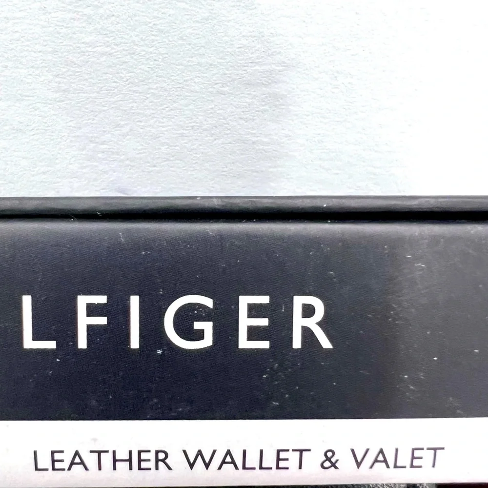 TOMMY HILFIGER, BLACK LEATHER, VALET ALSO LEATHER, TRI FOLD, RFID PROTECTION - Picture 13 of 16